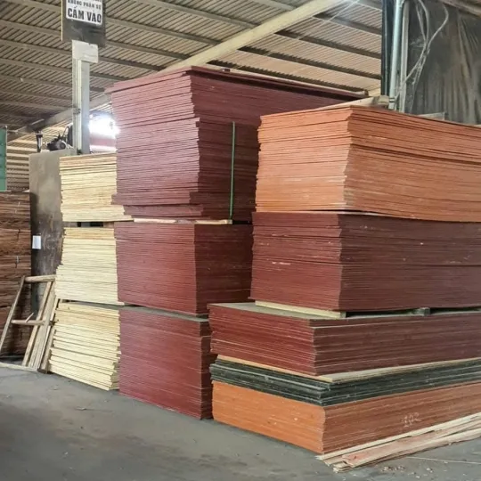Ván Phủ Phim 1220x2440mm Dày 18mm – Giải Pháp Coppha Bền Bỉ