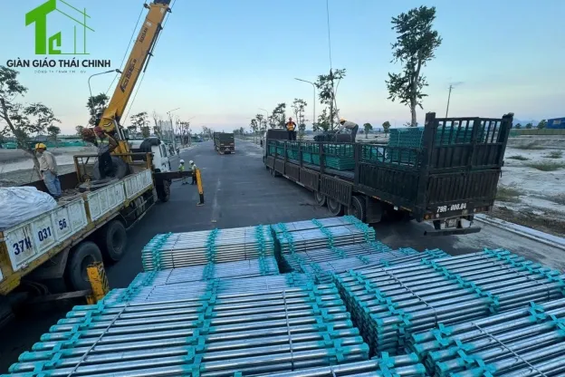 Giá thuê giàn giáo nêm TPHCM rẻ, giao hàng nhanh