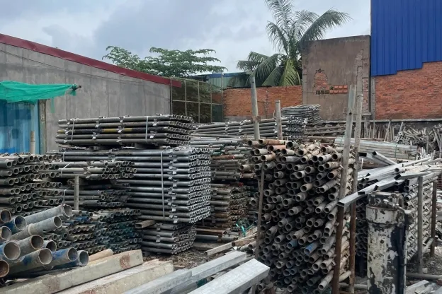 Quy cách giáo nêm tiêu chuẩn gồm những thành phần nào?